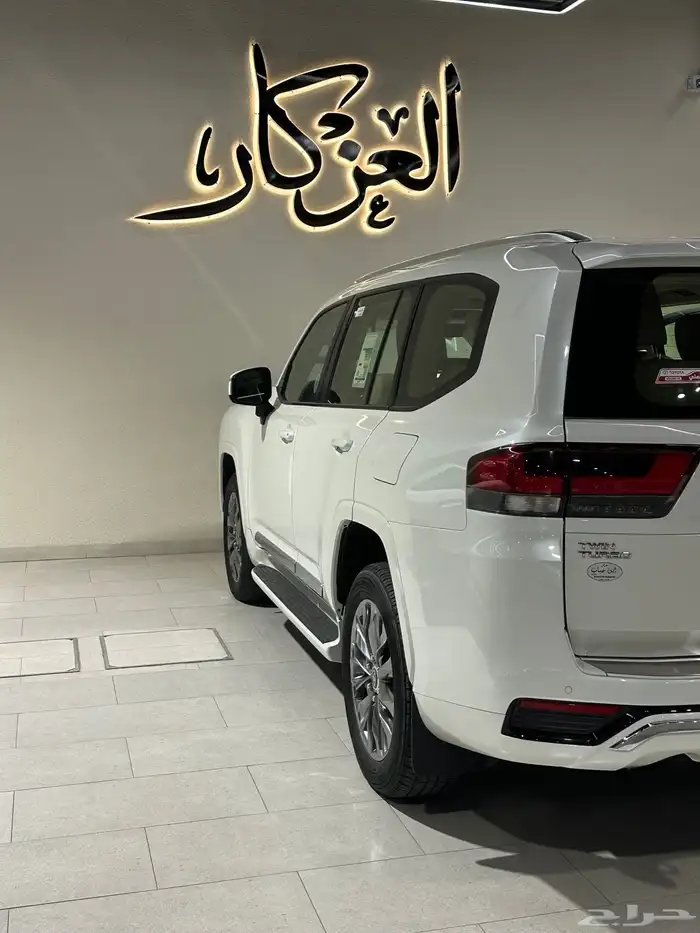 جكسار 2023 بانزين رقم 4 ماشي 38 الف( تم البيع) 7