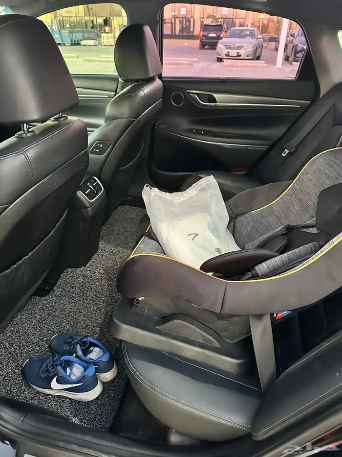 ازيرا 2019 للبيع او البدل بالحالة الراهنه 25