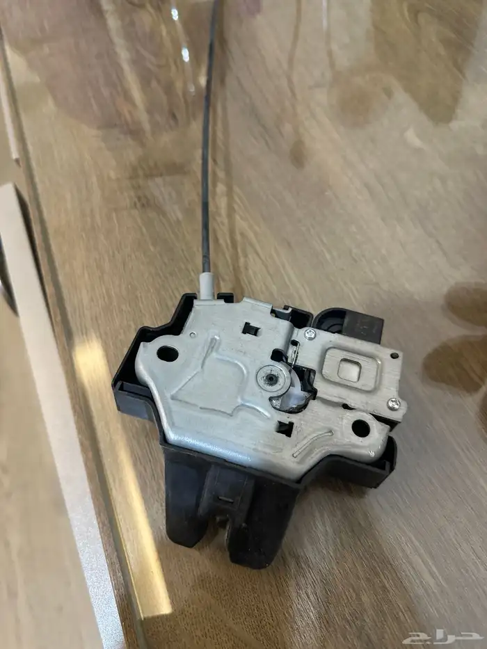 قفل شنطه كامري 2025 1