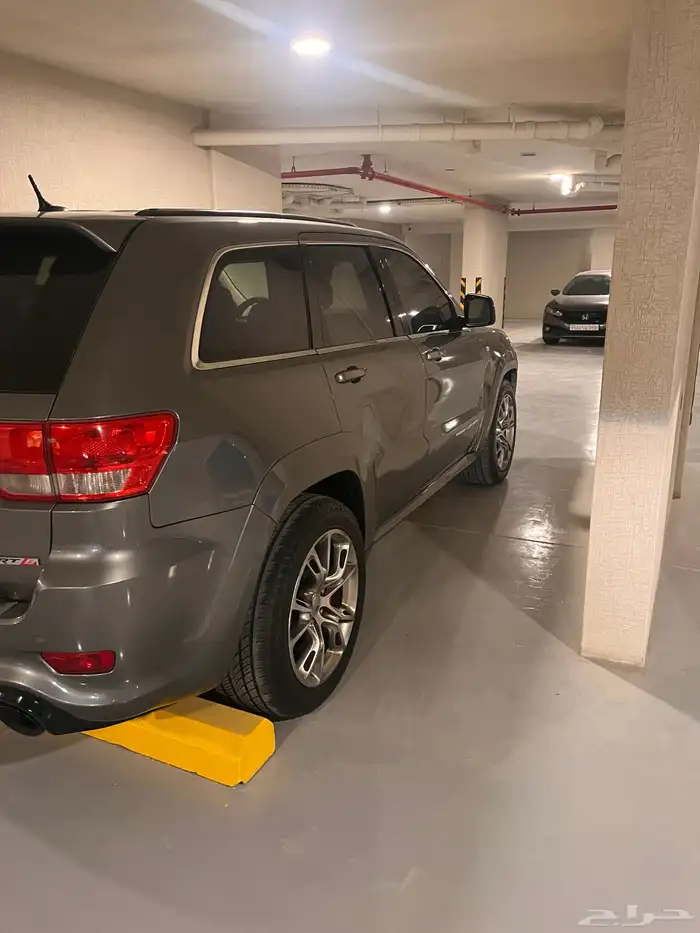 جيب جراند شيروكي فل كامل SRT 6