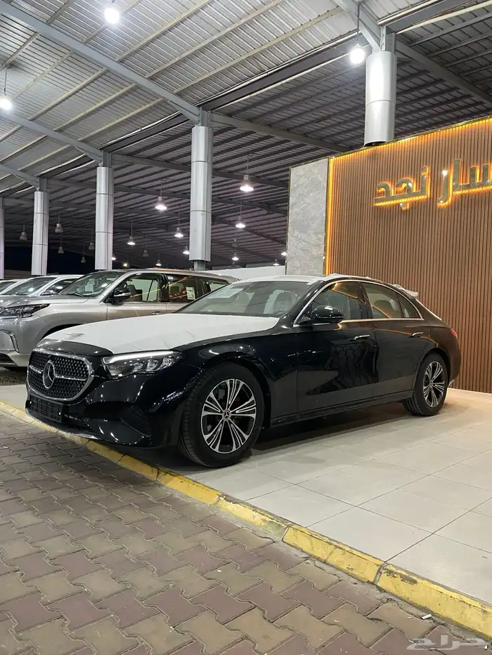 مرسيدس E200 موديل 2025 فل كامل 4
