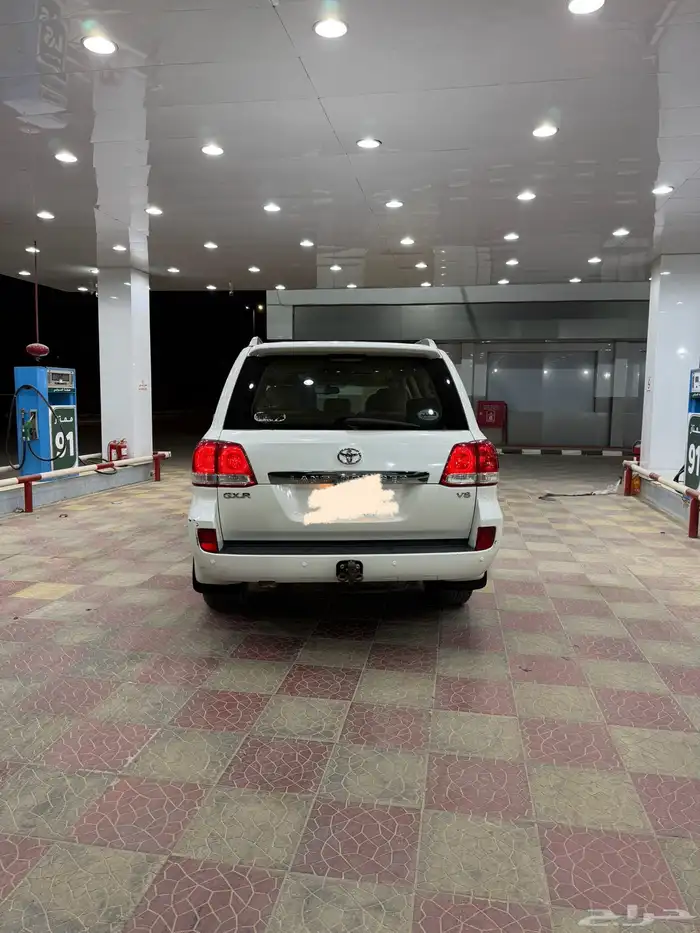 للبيع جيب لاندكروزر 2011 فل كامل بدي وكالة 60عام 2