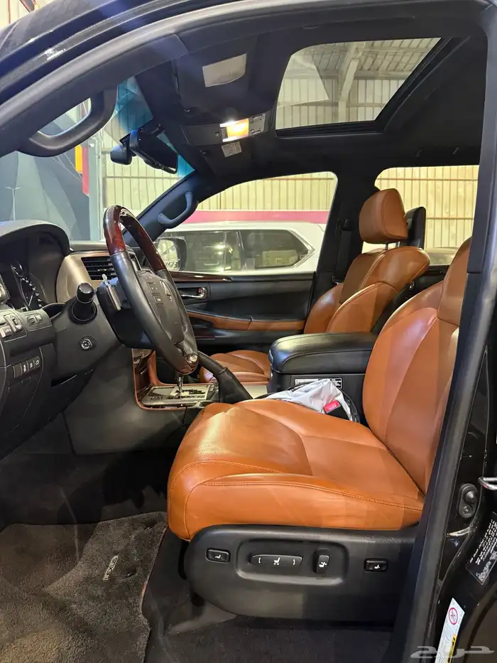 لكزس2014 اسود ماشي قليل .120الف 3