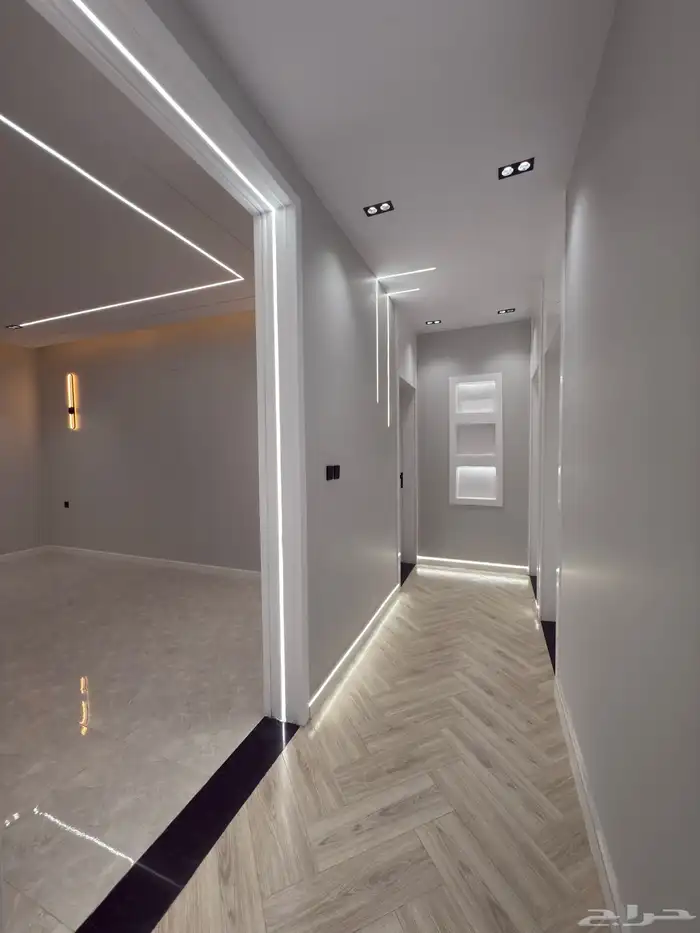 شقق علويه 6 غرف بتصميم مودرن مقابل ممشي الراقي -بسعر 550الف 13