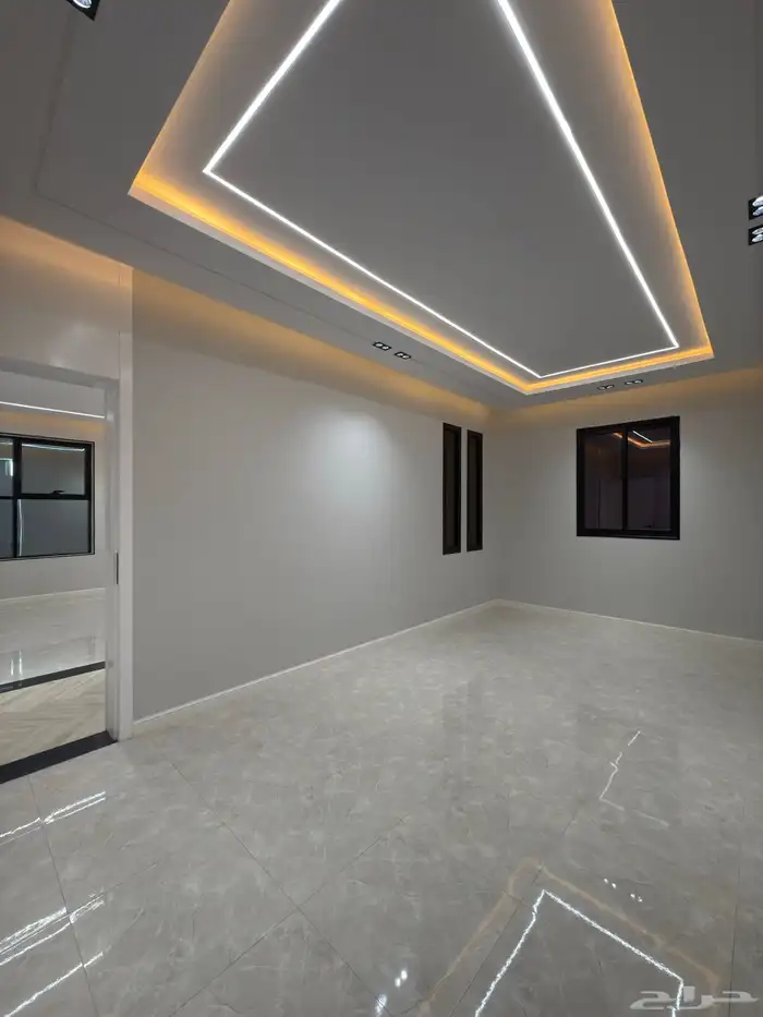 شقق علويه 6 غرف بتصميم مودرن مقابل ممشي الراقي -بسعر 550الف 6