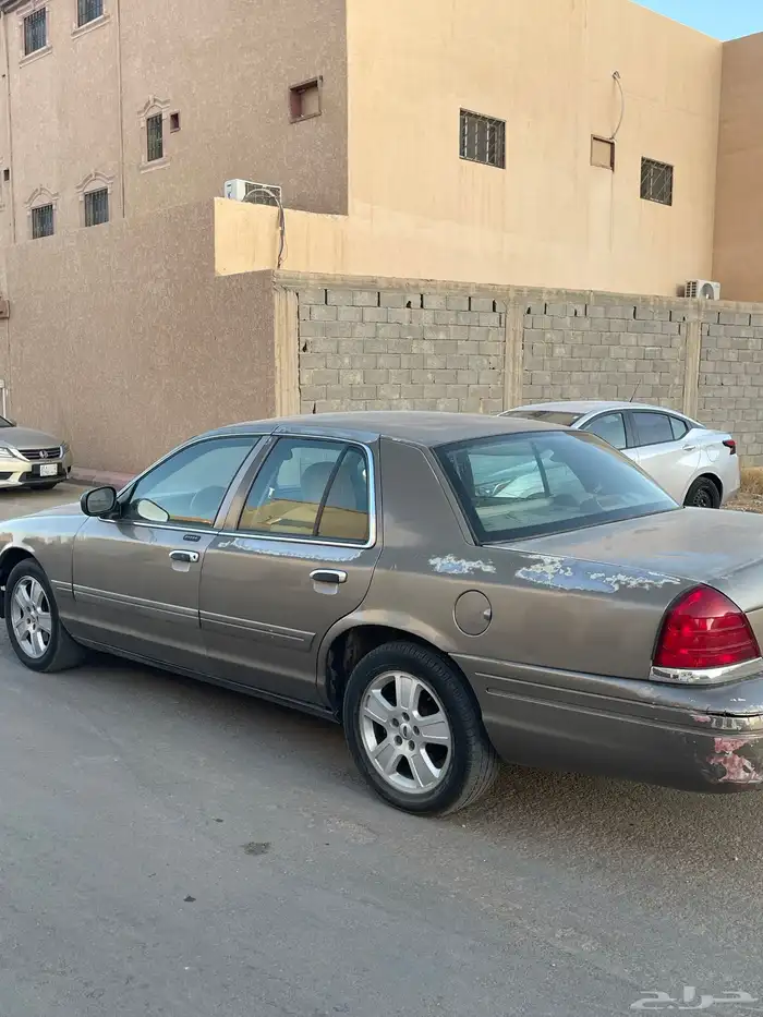 فورد فكتوريا 2004 امريكي 3