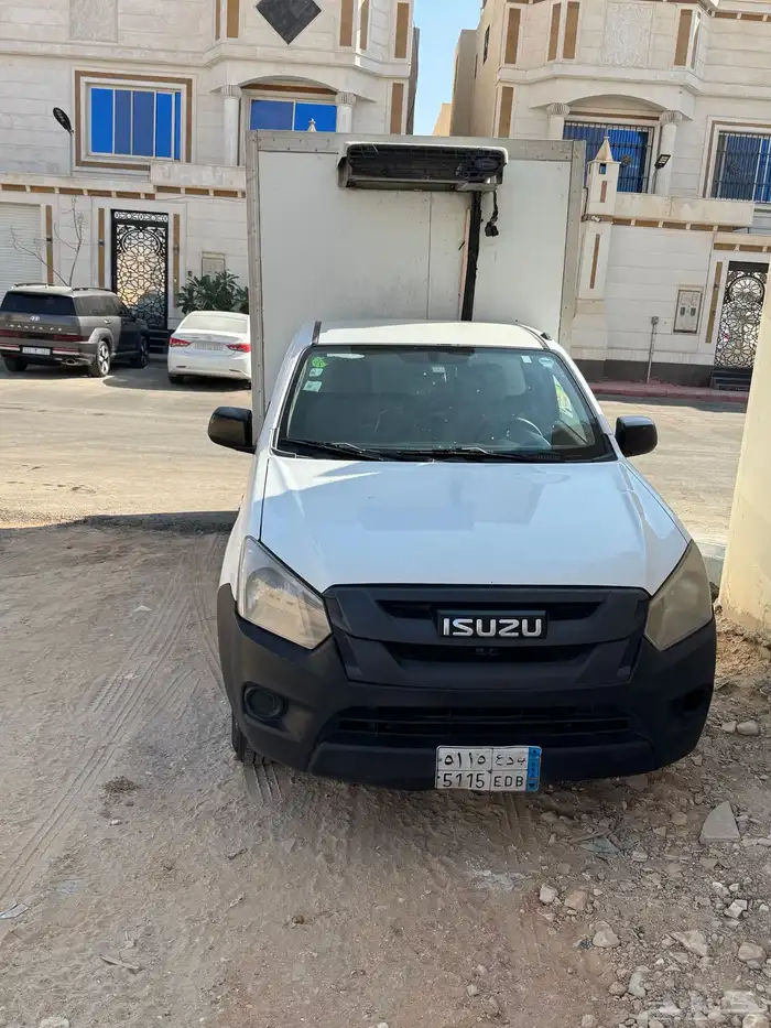 سيارة ايسوزو ثلاجة 2018 خمسة شنكار للبيع 3