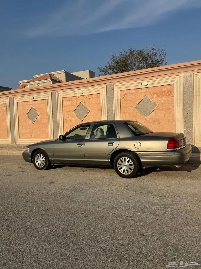 فورد فكتوريا 2004 1