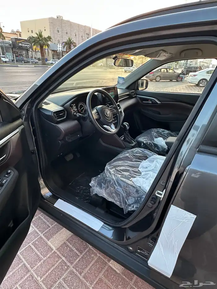 تويوتا أوربان كروس GL 32