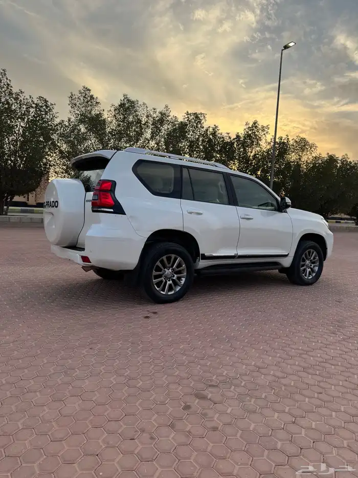 برادو 2018 فطيمي فل كامل فتحة دوفلك ثلاجة نظيف جدا 9