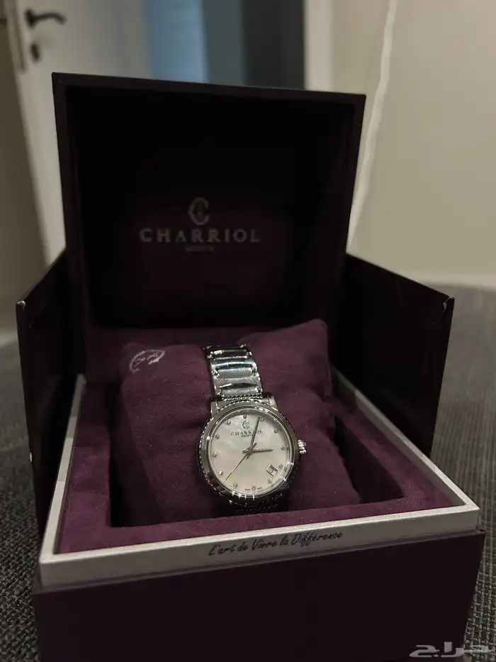 ساعة نسائية شاريول الماس جديدة لم تستخدم 0