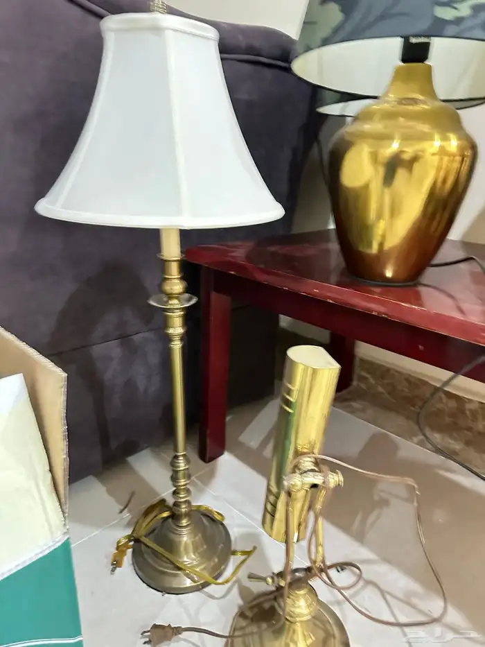 طاولة تلفزيون - اباجورات مختلفة آخر يوم 5