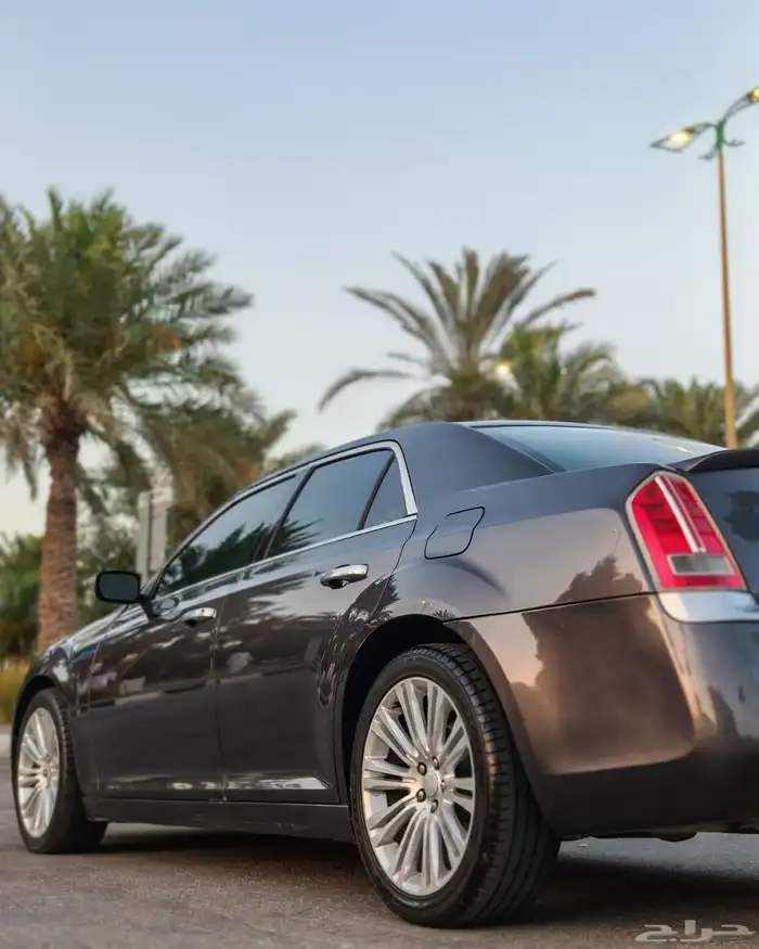 كرايزلر هيمي C300موديل 2014 13