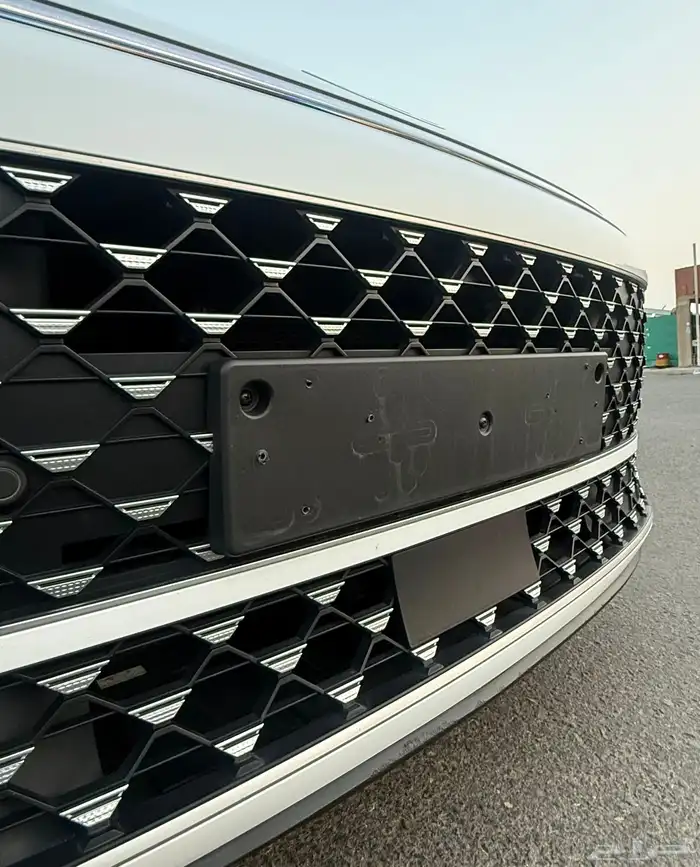 هونداي ازيرا 2023 ( بنزين ) فل كامل شبه جديدة للبيع 8