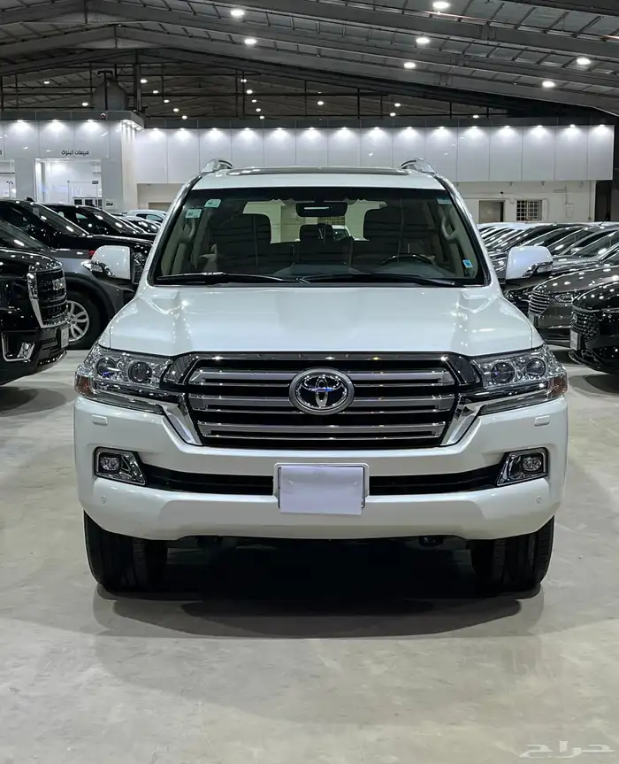 جي اكس ار 2021 مخزن خليجي V8 بنزين 0