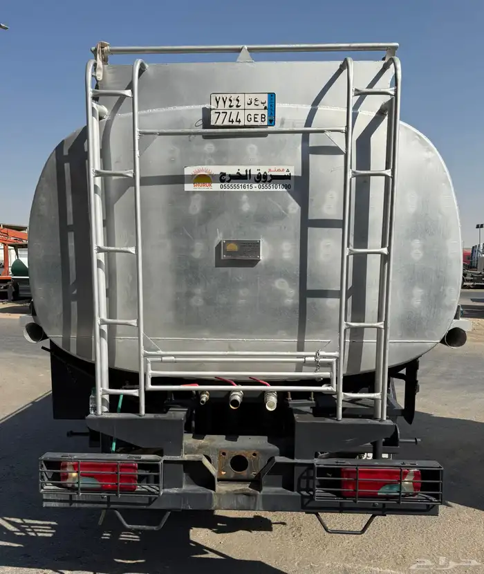 اكتروس 6x6 وايت 2009 جفالي 8 سلندر 3348 6