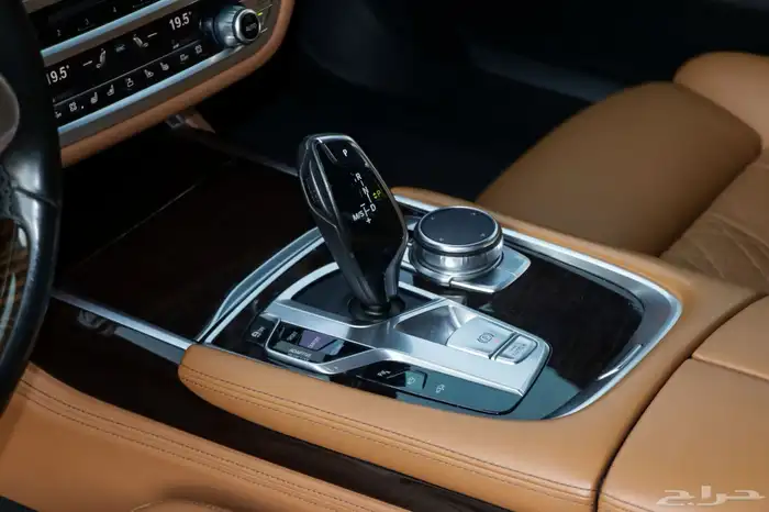 بي ام دبليو 740iL2016 11