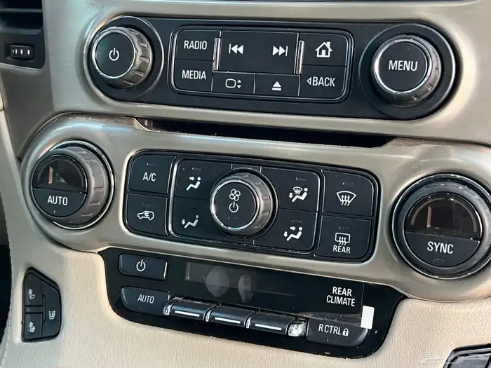 جي ام سي يوكن دينالي موديل 2017 فل كامل 18