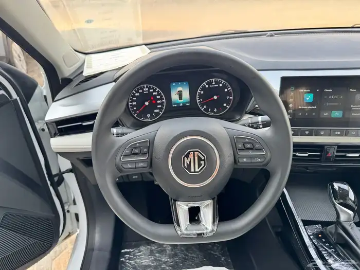 ام جي 5 استندر 2025 عرض خاص 12