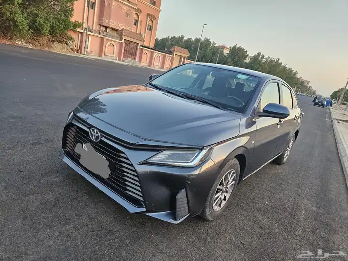 تويوتا يارس ممشى قليل تحت الضمان 2023 1