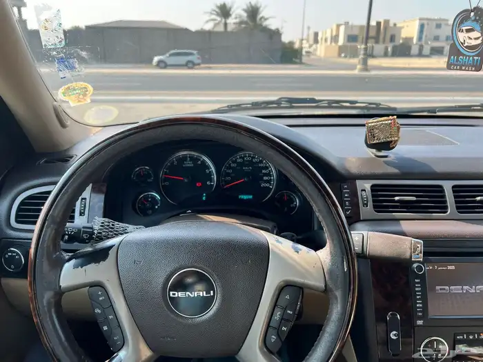 جي ام سي يوكن دينالي (2012) 16