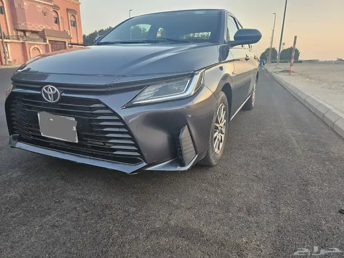 تويوتا يارس ممشى قليل تحت الضمان 2023 3