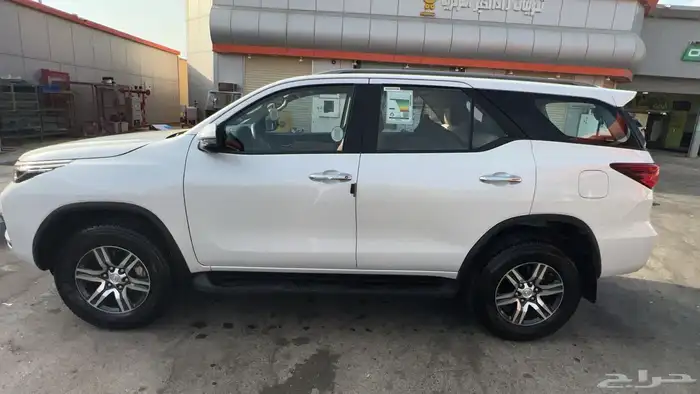 للبيع جيب تويوتا فورتشنر GX2 2025 2