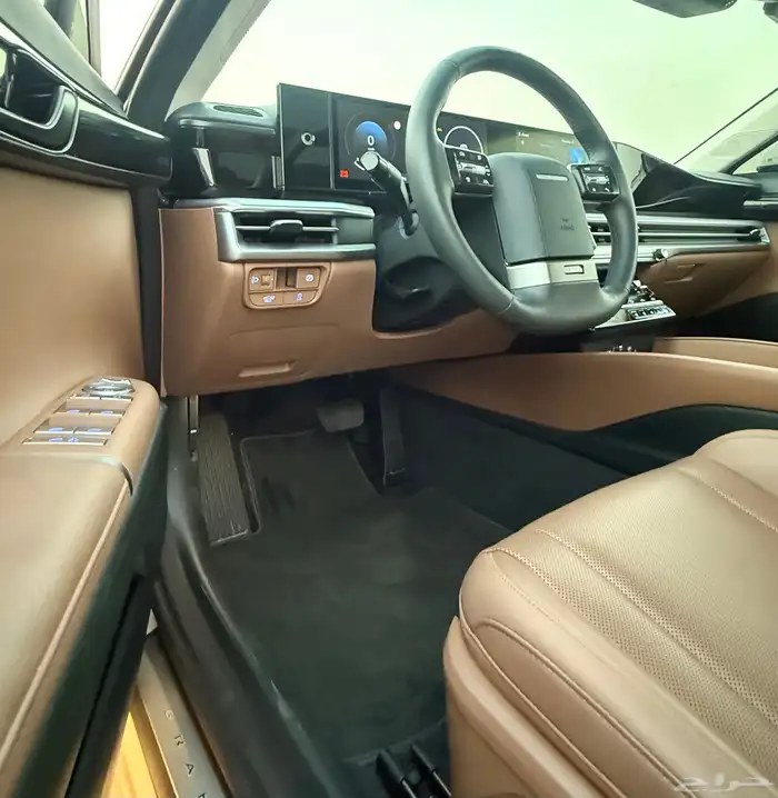 هونداي ازيرا 2023 ( بنزين ) فل كامل شبه جديدة للبيع 19