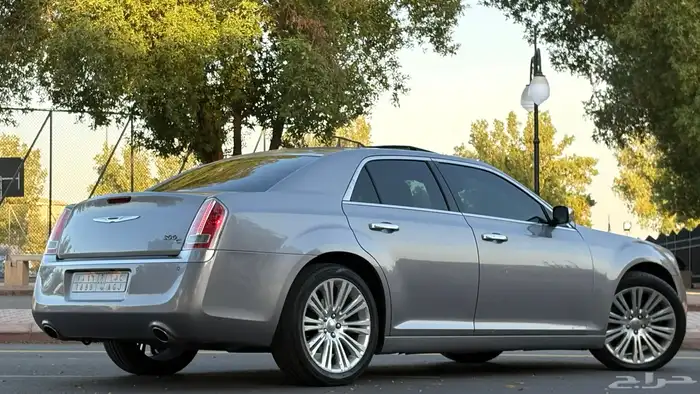 كرايسلر C300 2014 اكزاكتف ( ممشى قليل ) 14