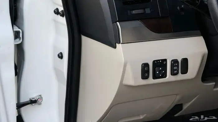 جيب باجيرو 2020 GLS - V6 12