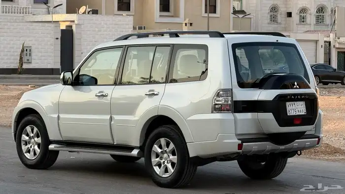 جيب باجيرو 2020 GLS - V6 8