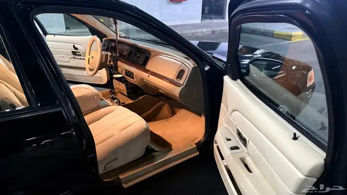 فورد فكتوريا 2010 8