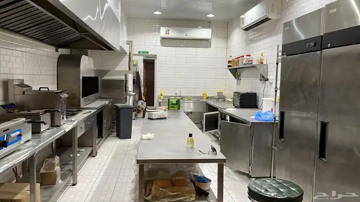 مطعم راق وجاهز للتقبيل بالكامل (مركز الشروق ) 12