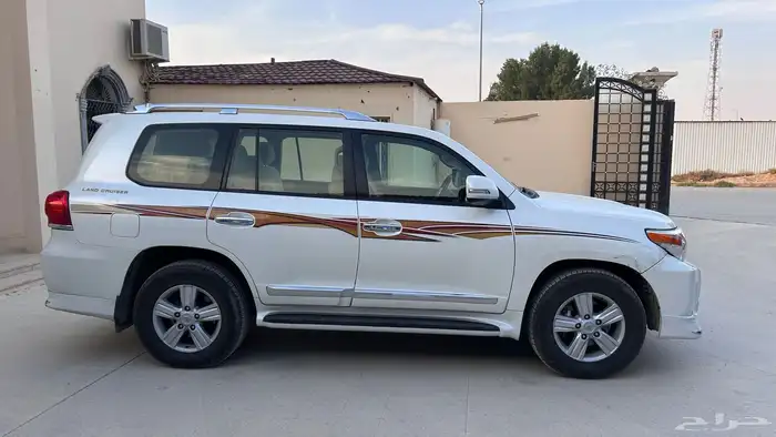 جيب لاندكروزر 2014مالك اول 3