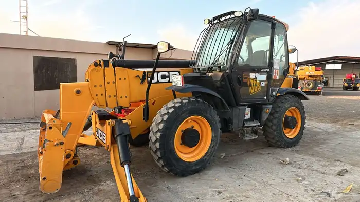 رافعه تلسكوبية 17 متر JCB 0