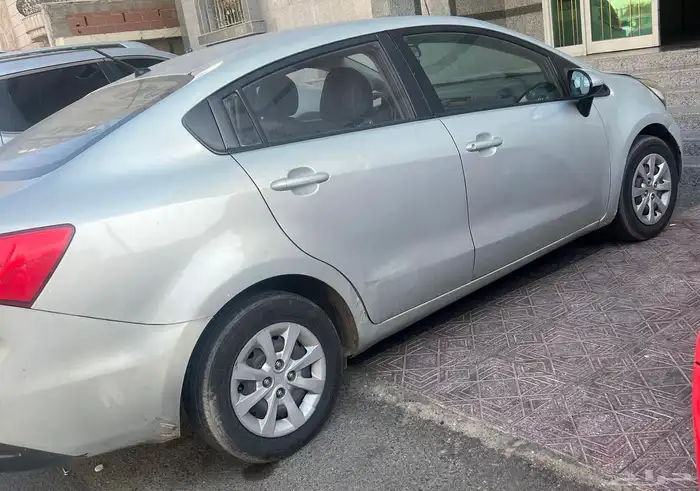 للبيع كيا ريو 2013 2