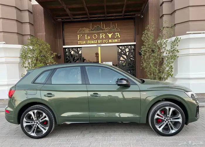 AUDI Q5 2023 S line بلاك اديشن 11