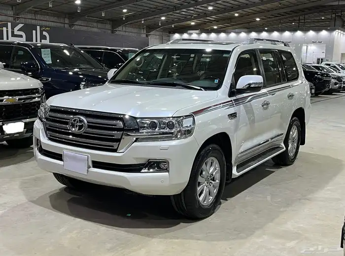 جي اكس ار 2021 مخزن خليجي V8 بنزين 3