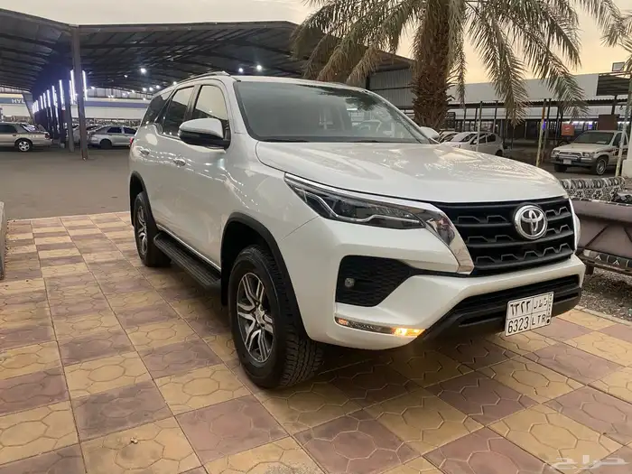 جيب فورتشنر 2023 6سلندر دبل بنزين عداد 34ألف نظيف جدا 1