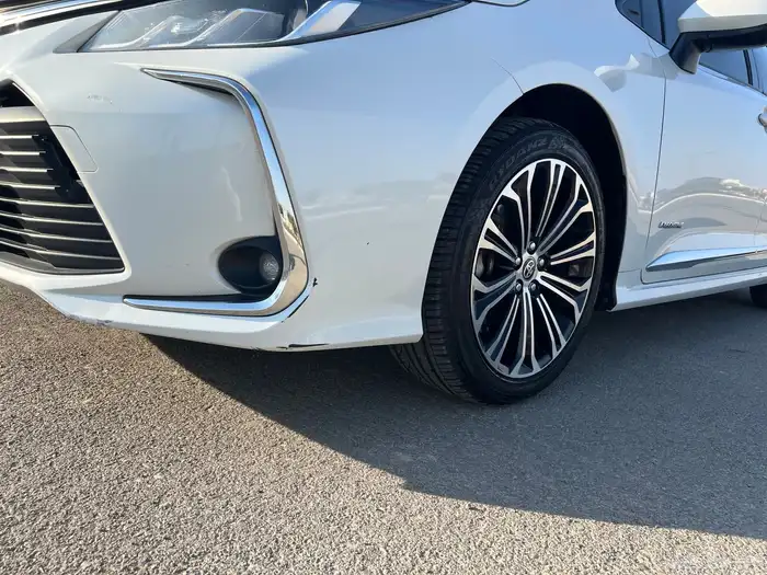 للبيع كورولا 2021 او للبدل بجيب اكستريل دبل موديل حديث 8