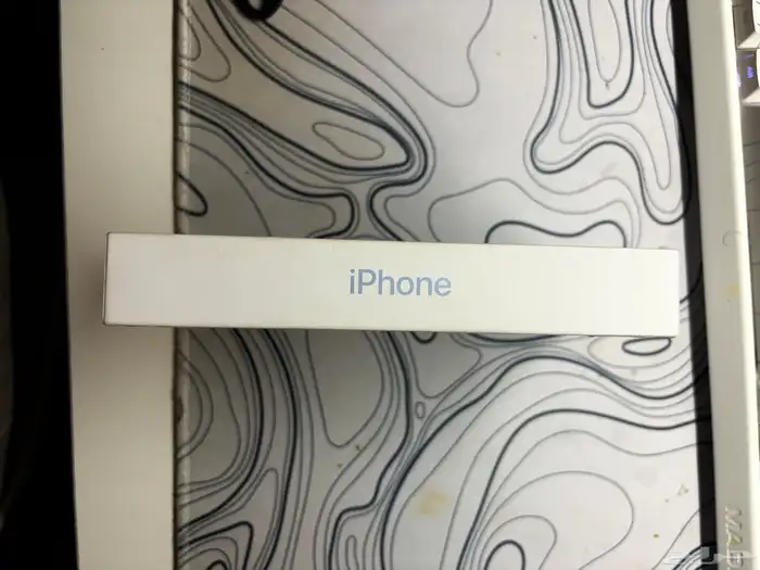 ايفون 17 عادي لون ازرق ضبابي مساحته 256 قيقا توه ب كرتونه 3