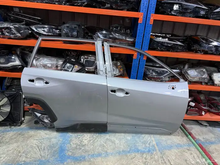 ابواب جانبيه تيوتا راف فور (فضي) 2021__2022__2023_2024_2025 1