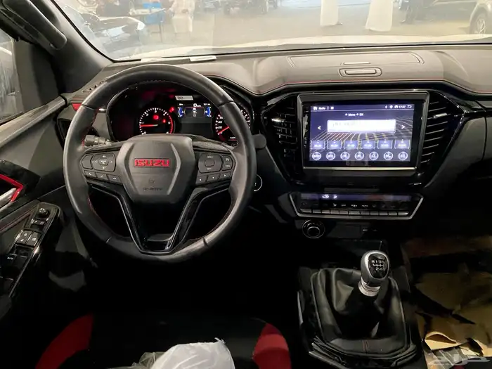 ايسوزو ديماكس غمارتين GT 2024 قير عادي 3