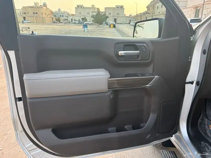 شيفروليه سلفرادو Z71 2022 10