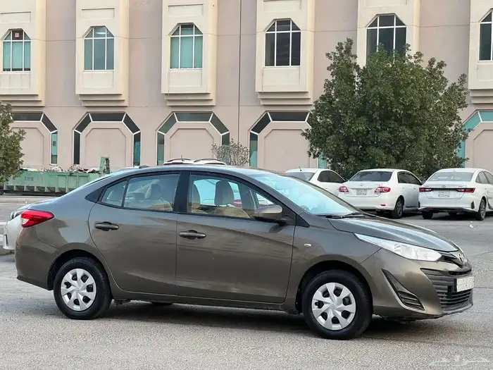 تويوتا يارس موديل 2019 نظيف 14