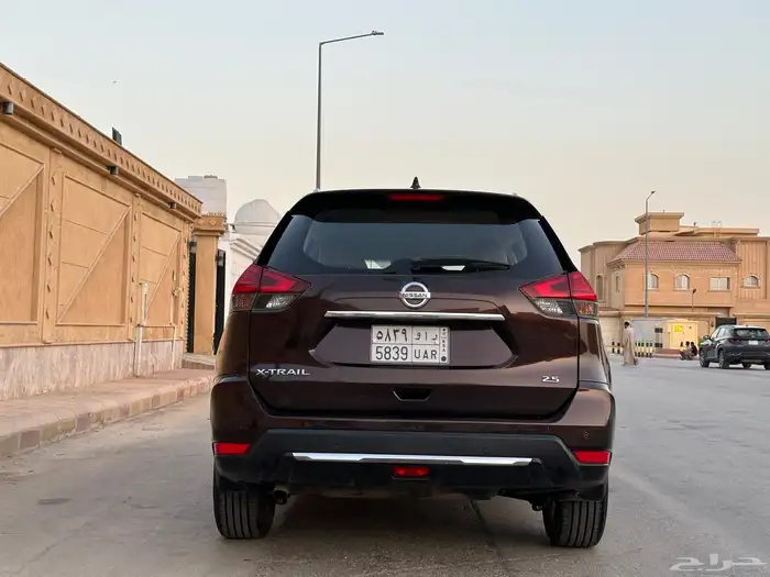 نيسان اكس تريل 2021 نص فل نظيف للبيع 7