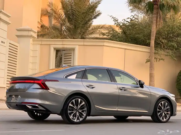 كيا 2022 K8 فل كامل بحالة الوكالة 12