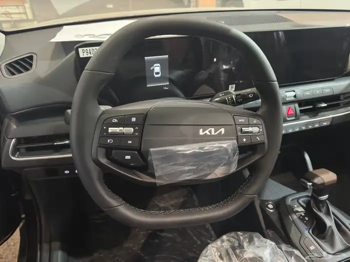 كيا K4 نص فل 2.0 سي سي 2026 ابيض رصاصي الأهلية 8