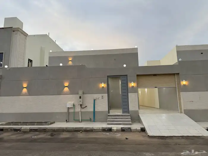 دور فاخر للبيع حي المحيسن النموذجي مقابل القطار شارعين 3