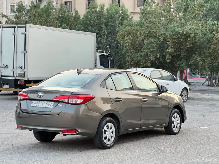 تويوتا يارس موديل 2019 نظيف 12